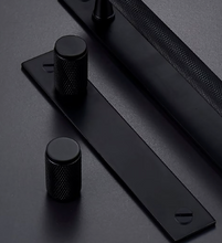 Load image into Gallery viewer, Cross-Knurled Pulls